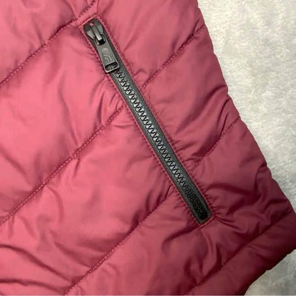 The North Face Women’s Tamburello 2 Vest. Deep Garnet Color. Women's’s Small. - Picture 4 of 8